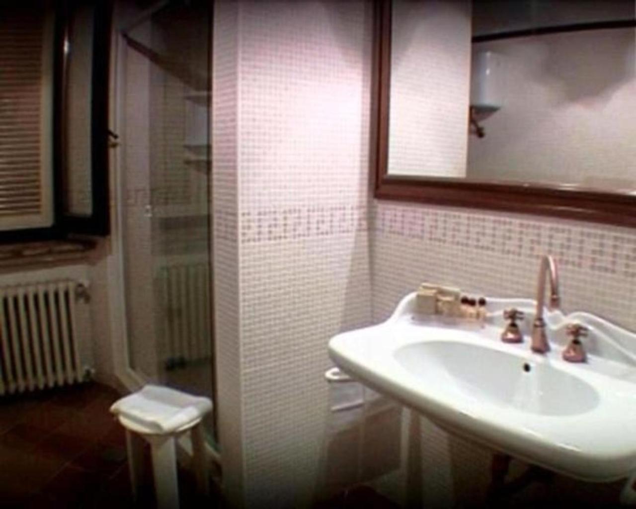 Hostal Il Poggio Dei Pettirossi Bevagna Exterior foto