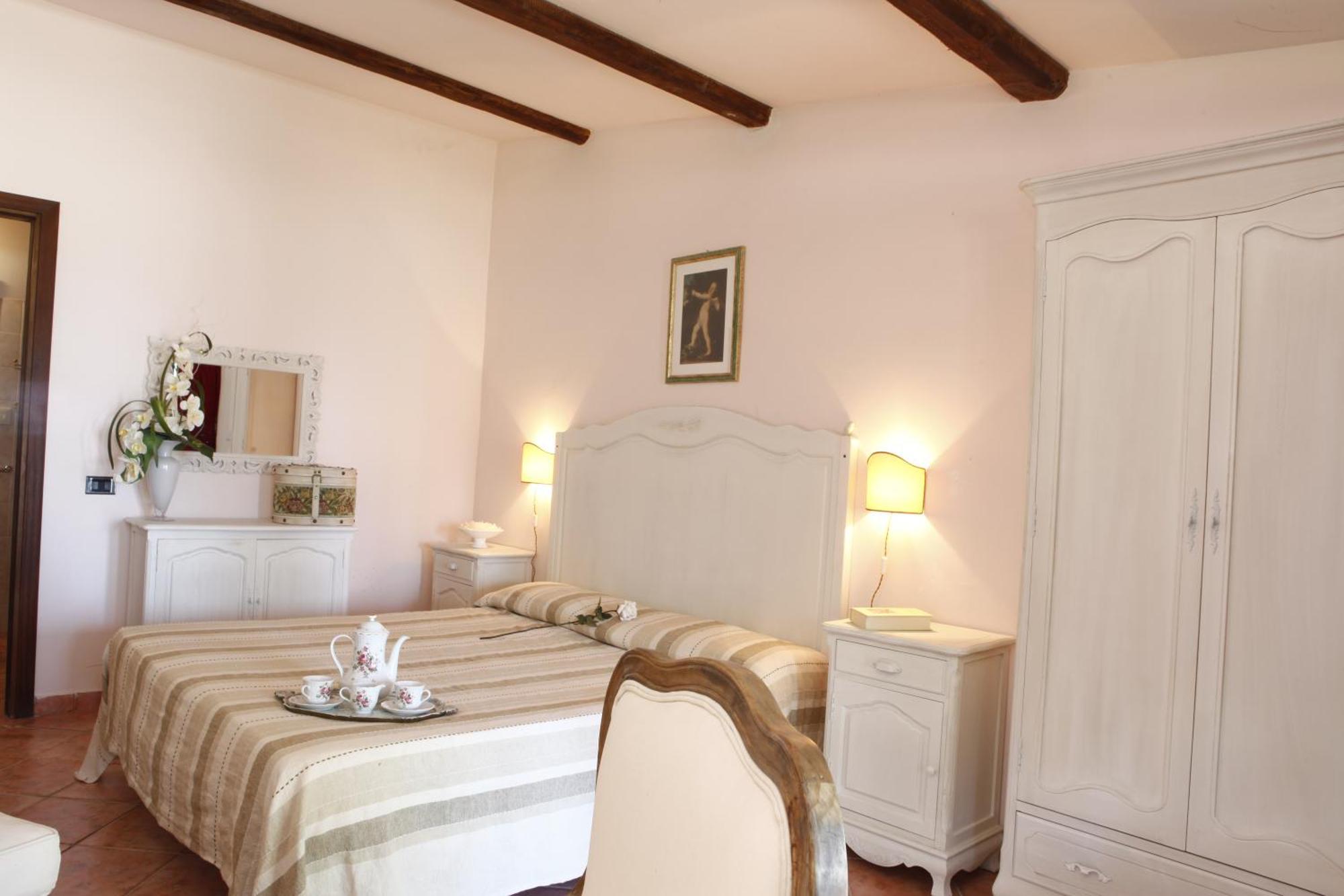 Hostal Il Poggio Dei Pettirossi Bevagna Habitación foto