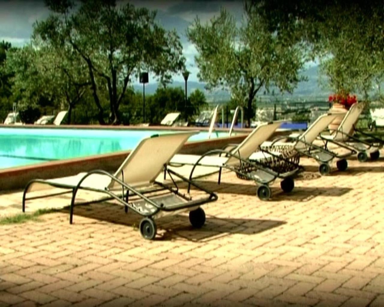 Hostal Il Poggio Dei Pettirossi Bevagna Exterior foto